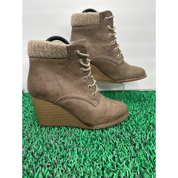 Nautica Wedge Ankle Boots Lace Up Knit Cuff Taupe Casual‎ Shoes size 8 - Picture 1 of 8